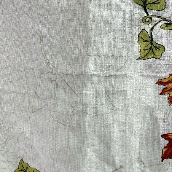 Better Homes and Gardens Fall Leaves and Pumpkins Table Cloth 60 in x 102 in - Picture 6 of 8